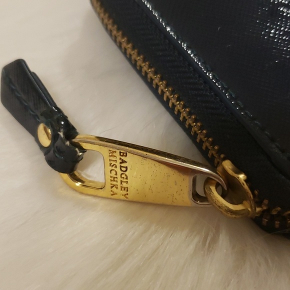 Badgley Mischka navy patent wallet - Picture 3 of 6